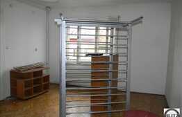 2 camere de vanzare, 82 mp cu terasa de 8 mp si curte 100 mp