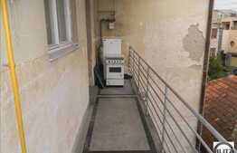 2 camere de vanzare, 82 mp cu terasa de 8 mp si curte 100 mp