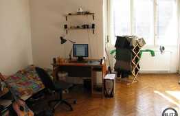 2 camere de vanzare, 82 mp cu terasa de 8 mp si curte 100 mp