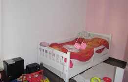 De vanzare apartament 3 camere, 55 mp, boxa subsol, zona strazii Primaverii