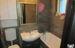 De vanzare apartament 3 camere, 55 mp, boxa subsol, zona strazii Primaverii