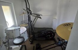 Casa individuala 240mp, 6 camere, teren ~600mp, cu panorama superba, in Dezmir