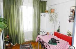 De vanzare apartament 3 camere, 40 mp, etaj intermediar, zona Piata Hermes
