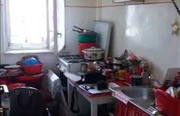 Vanzare apartament 2 camere, 43 mp, decomandat, boxa, zona strazii Mehedinti