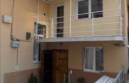 Apartament pe 2 nivele in imobil tip casa, 82 mp utili, zona 21 Decembrie