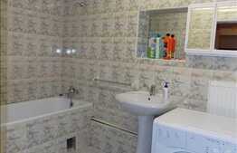 Apartament pe 2 nivele in imobil tip casa, 82 mp utili, zona 21 Decembrie