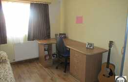 De vanzare 4 camere, 86 mp, parcare cu CF, zona strazii Stejarului!