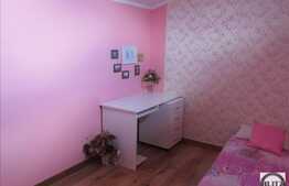 De vanzare 4 camere, 86 mp, parcare cu CF, zona strazii Stejarului!