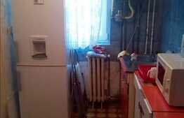 Vanzare apartament 4 camere, 78 mp, boxa, complet mobilat, zona Aleea Negoiu