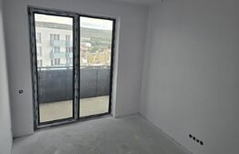 Apartament de 2 camere, semifinisat, 52 mp, garaj, zona Calea Baciului