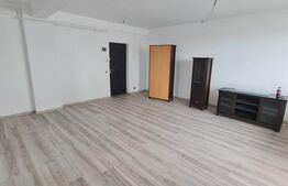 Apartament semidecomandat, 51 mp utili, lift, parcare, zona Terra