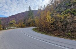 Teren extravilan 1200 mp, cu cabana, Tarnita, iesire la lac!