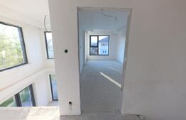 Vilă Smart Home. Cu panouri solare, 4 dormitoare, birou și saună.