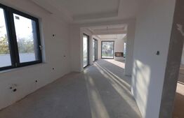 Vilă Smart Home. Cu panouri solare, 4 dormitoare, birou și saună.