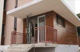 Vanzare apartament 3 camere, 83 mp, terasa, gradina, zona strazii Campului