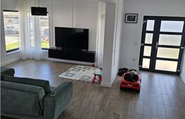 Casă individuală 140 mp, teren 700 mp, panouri solare, în Dezmir