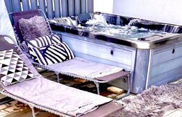 Apartament de lux, 3 camere, jacuzzi, 70 mp, gradina 100mp, Buna Ziua