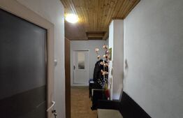 Casă semicentrală cu garaj, 100 mp utili