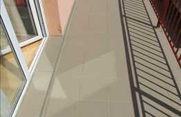 Vanzare 2 camere, 50,4 mp, 3 terase de 28 mp, parcare, zona strazii Eroilor!