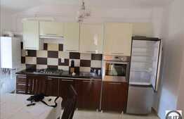 Vanzare 2 camere, 50,4 mp, 3 terase de 28 mp, parcare, zona strazii Eroilor!