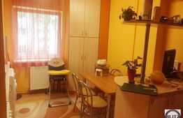 De vanzare apartament 3 camere, 65 mp, boxa subsol, zona strazii Albac