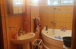 De vanzare apartament 3 camere, 65 mp, boxa subsol, zona strazii Albac