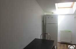 De vanzare mansarda 1 camera, 37 mp, balcon, zona strazii Florilor!