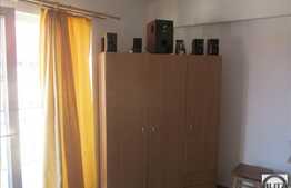 De vanzare mansarda 1 camera, 37 mp, balcon, zona strazii Florilor!