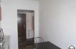 De vanzare mansarda 1 camera, 37 mp, balcon, zona strazii Florilor!