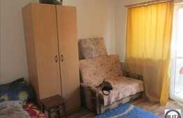De vanzare mansarda 1 camera, 37 mp, balcon, zona strazii Florilor!