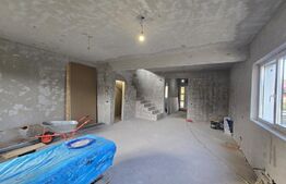 Casă individuală în Câmpenești,  120 mp semifinisată, teren aferent de 592 mp 