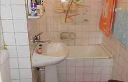 Vanzare apartament 4 camere, 70 mp, decomandat, zona strazii Mehedinti