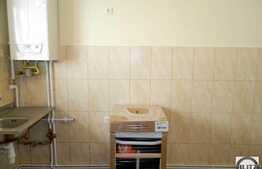 Garsoniera 40 mp, decomandata, totul nou, parcare, zona centrala