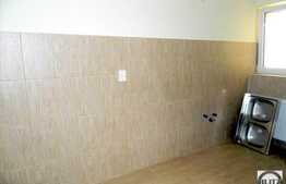 Garsoniera 40 mp, decomandata, totul nou, parcare, zona centrala