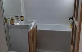 Apartament de 4 camere , etaj intermediar, zona Pod Calvaria 