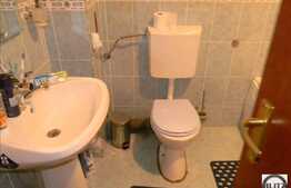 Apartament de vanzare cu 2 camere,finisat, decomandat, 63 mp, cu garaj