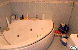 Apartament de vanzare cu 2 camere,finisat, decomandat, 63 mp, cu garaj