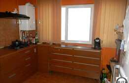 Apartament de vanzare cu 2 camere,finisat, decomandat, 63 mp, cu garaj