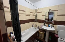 Apartament 2 camere, etaj intermediar, parcare, zona Petrom