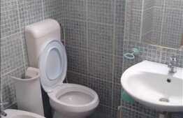 3 camere, 65 mp, decomandat, zona strazii Lunii