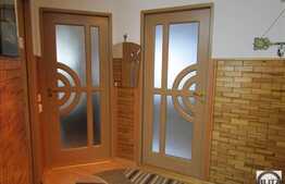 De vanzare apartament 2 camere, 55 mp, garaj, boxa, zona strazii Tasnad