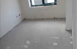 3 camere, 65 mp utili, imobil nou, semifinisat! Parcare! Zona Calea Floresti!