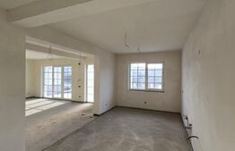 Casă cu teren generos de 1000 mp, 190 mp utili si panouri solare