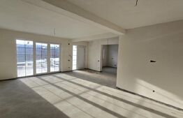 Casă cu teren generos de 1000 mp, 190 mp utili si panouri solare