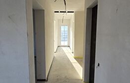 Casă cu teren generos de 1000 mp, 190 mp utili si panouri solare