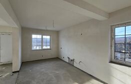 Casă cu teren generos de 1000 mp, 190 mp utili si panouri solare