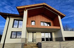 Casă cu teren generos de 1000 mp, 190 mp utili si panouri solare