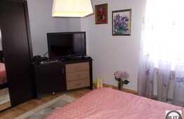 Vanzare apartament 3 camere, 106 mp, boxa, parcare, zona strazii Bucium