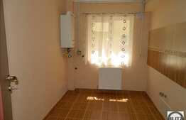 De vanzare apartament 2 camere, 58 mp, decomandat, balcon, zona strazii Eroilor