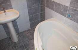 2 camere, 54 mp, balcon de 10 mp, etaj intermediar, parcare cu CF! Zona Terra!